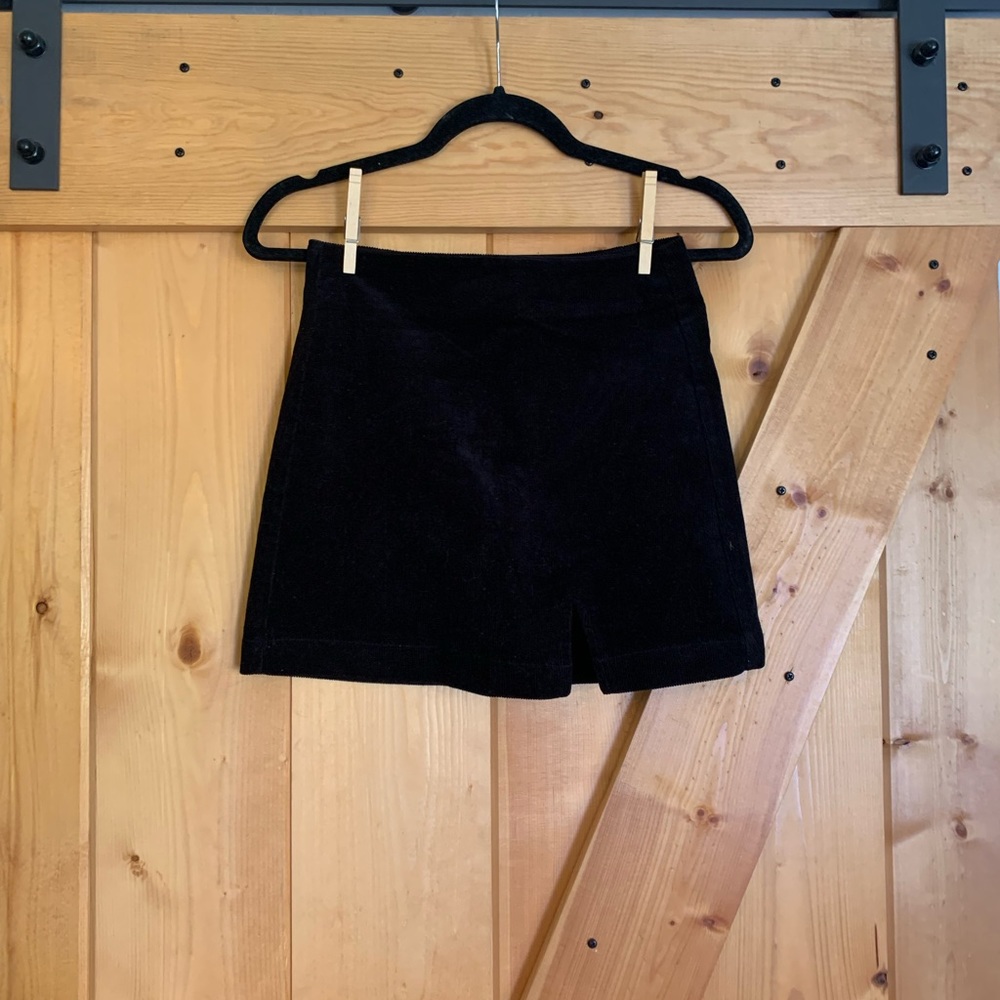 Forever 21 high-waisted black corduroy mini skirt, size small🖤